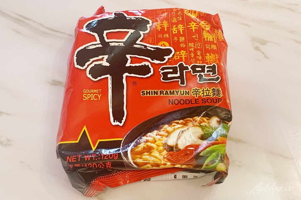 松葉蟹拉麵做法｜韓綜偶然成為社長招牌拉麵，加了趙寅成帥氣煮出來的螃蟹泡麵 @飛天璇的口袋