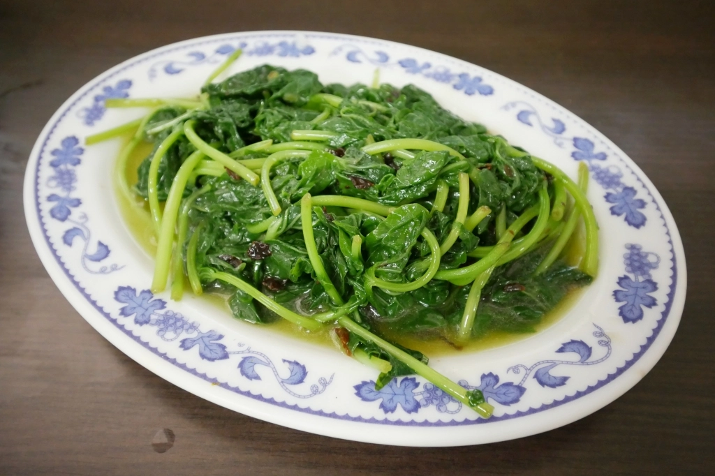 英姐小吃店｜南庄在地50年的英姐小吃，隱身市場內的超人氣勾勾麵 @飛天璇的口袋