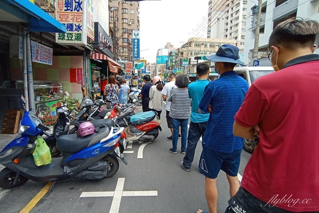 台中西屯｜食為大港式燒臘，浮誇系便當！料多到白飯都裝不下的，西屯路超人氣燒臘便當 @飛天璇的口袋