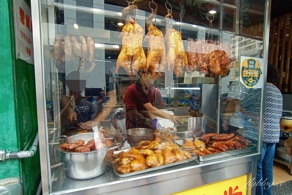 台中西屯｜食為大港式燒臘，浮誇系便當！料多到白飯都裝不下的，西屯路超人氣燒臘便當 @飛天璇的口袋
