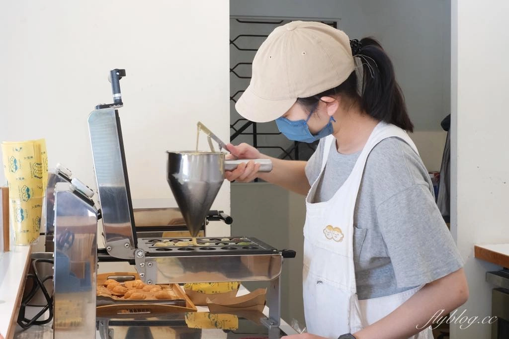 台中西區｜魚刺人雞蛋糕．風靡全台的爆漿雞蛋糕，台中審計新村超人氣雞蛋糕 @飛天璇的口袋