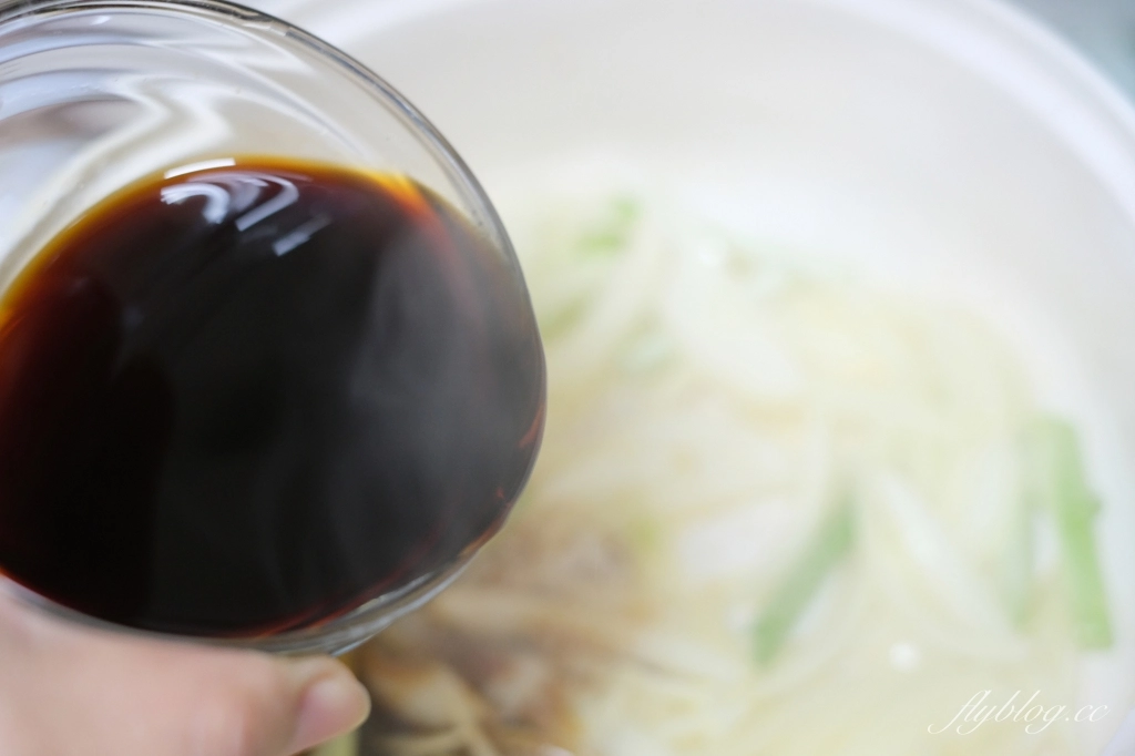 壽喜燒做法｜一鍋到底的壽喜燒食譜，超簡單壽喜燒醬汁比例 @飛天璇的口袋