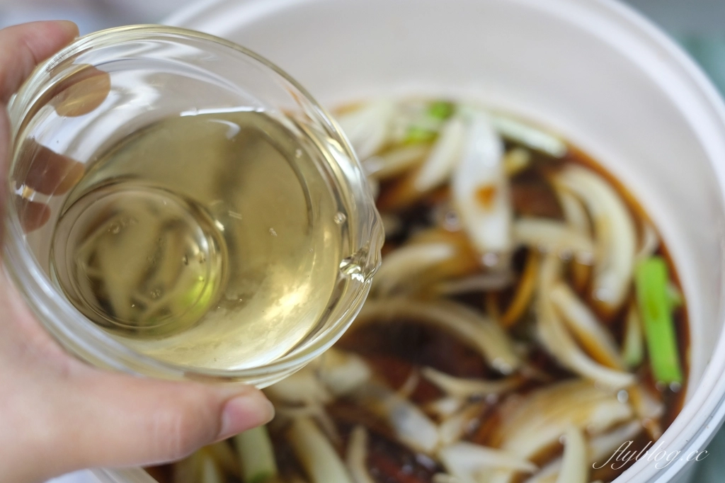 壽喜燒做法｜一鍋到底的壽喜燒食譜，超簡單壽喜燒醬汁比例 @飛天璇的口袋