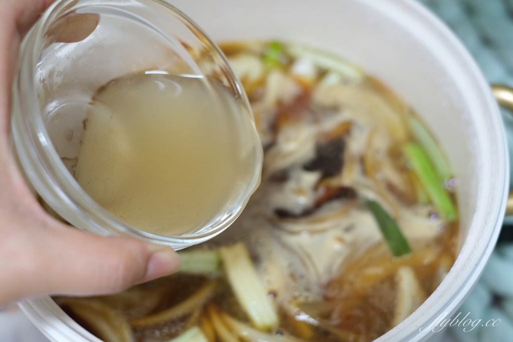 壽喜燒做法｜一鍋到底的壽喜燒食譜，超簡單壽喜燒醬汁比例 @飛天璇的口袋