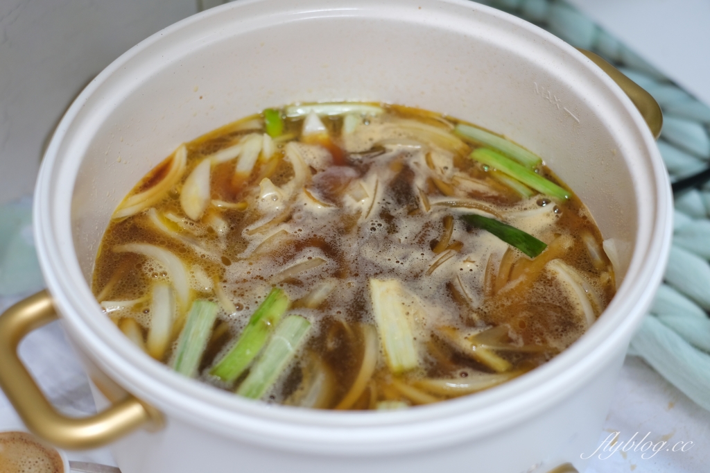 壽喜燒做法｜一鍋到底的壽喜燒食譜，超簡單壽喜燒醬汁比例 @飛天璇的口袋