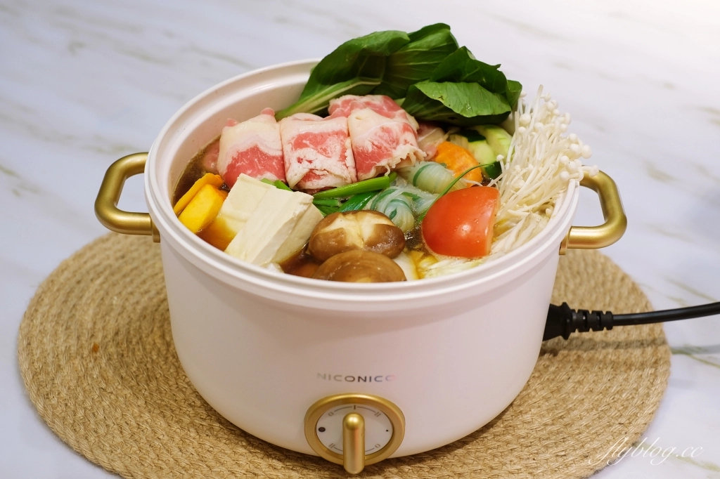 壽喜燒做法｜一鍋到底的壽喜燒食譜，超簡單壽喜燒醬汁比例 @飛天璇的口袋