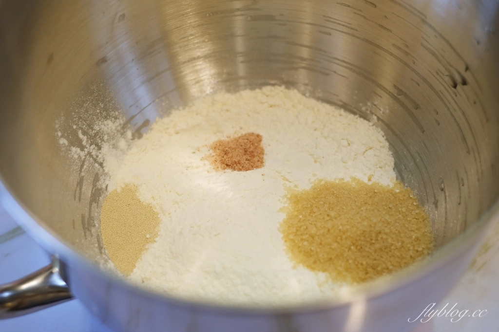 食譜分享｜甜甜圈的做法．不用烤箱免手揉食譜，第一次在家炸甜甜圈就成功 @飛天璇的口袋