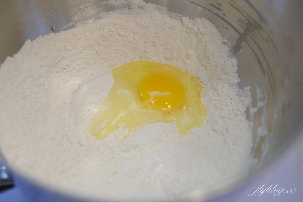 食譜分享｜甜甜圈的做法．不用烤箱免手揉食譜，第一次在家炸甜甜圈就成功 @飛天璇的口袋