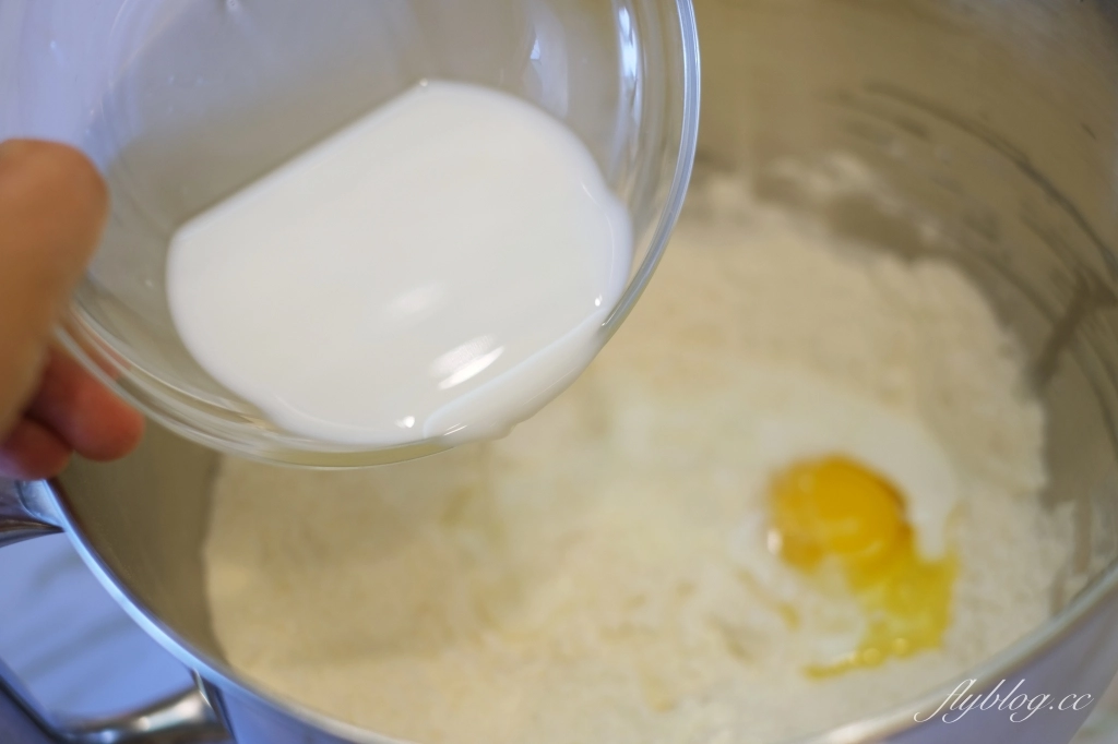 食譜分享｜甜甜圈的做法．不用烤箱免手揉食譜，第一次在家炸甜甜圈就成功 @飛天璇的口袋