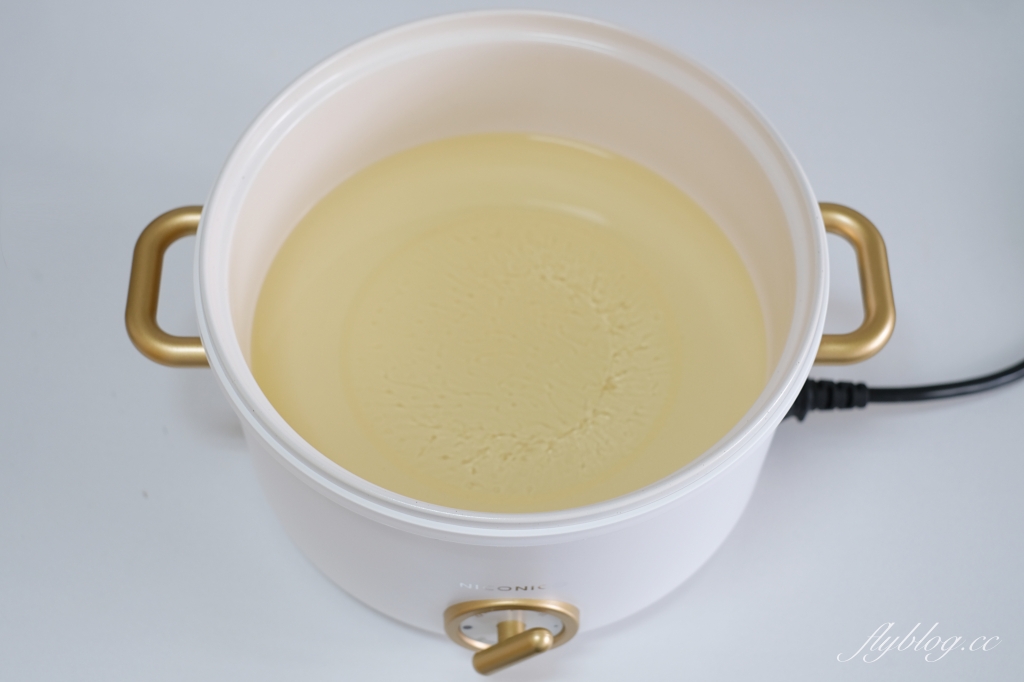 甜甜圈食譜｜雪碧甜甜圈｜想吃甜甜圈又懶得等發酵？！雪碧做甜甜圈偷吃步做法 @飛天璇的口袋