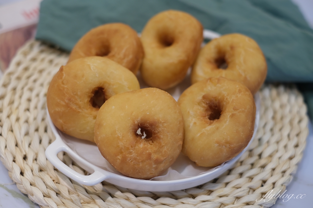 食譜分享｜甜甜圈的做法．不用烤箱免手揉食譜，第一次在家炸甜甜圈就成功 @飛天璇的口袋