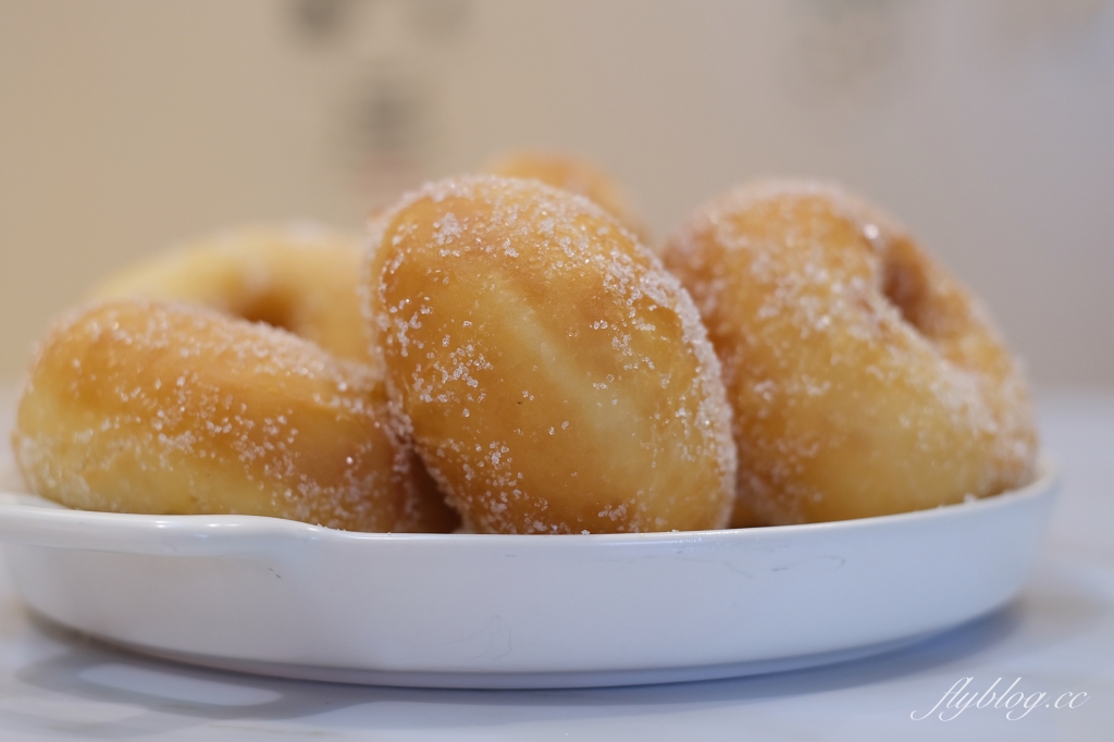 食譜分享｜甜甜圈的做法．不用烤箱免手揉食譜，第一次在家炸甜甜圈就成功 @飛天璇的口袋