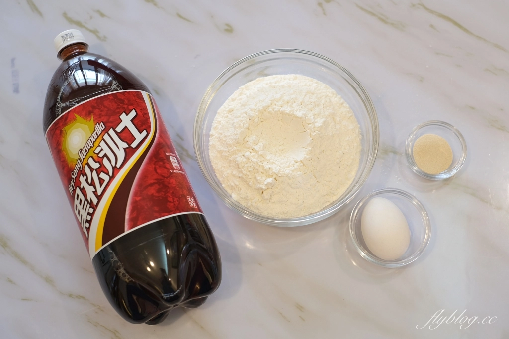 甜甜圈食譜｜沙士甜甜圈｜免攪拌機免揉麵糰，用黑松沙士做甜甜圈更方便省時 @飛天璇的口袋