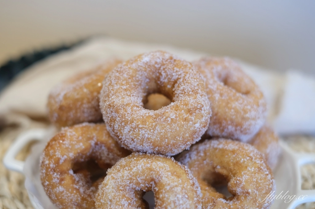 甜甜圈食譜｜沙士甜甜圈｜免攪拌機免揉麵糰，用黑松沙士做甜甜圈更方便省時 @飛天璇的口袋