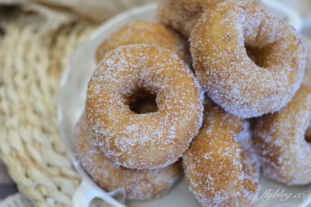 甜甜圈食譜｜沙士甜甜圈｜免攪拌機免揉麵糰，用黑松沙士做甜甜圈更方便省時 @飛天璇的口袋
