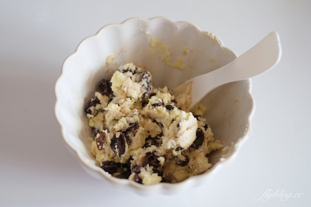 麵包食譜｜毛線球麵包做法｜新手烘焙最愛的網美級麵包，葡萄奶酥內餡口味分享 @飛天璇的口袋