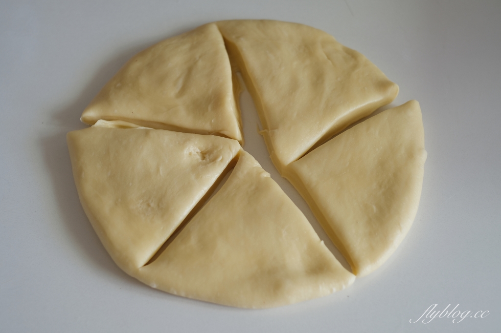 麵包食譜｜毛線球麵包做法｜新手烘焙最愛的網美級麵包，葡萄奶酥內餡口味分享 @飛天璇的口袋