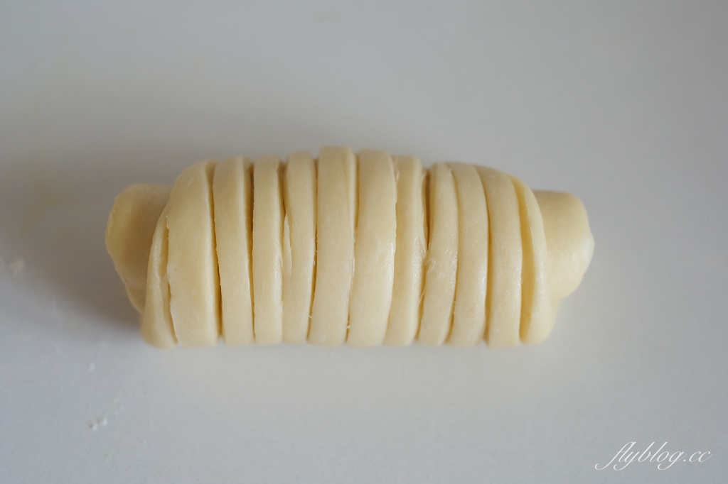 麵包食譜｜毛線球麵包做法｜新手烘焙最愛的網美級麵包，葡萄奶酥內餡口味分享 @飛天璇的口袋