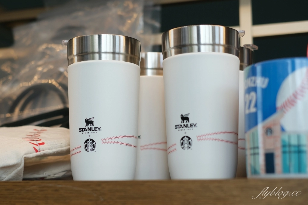 台中北屯|松竹路星巴克洲際店.第一次以棒球場為主題星巴克,臨近74快速道路和洲際棒球場 @飛天璇的口袋 台中北屯|松竹路星巴克洲際店.第一次以棒球場為主題星巴克,臨近74快速道路和洲際棒球場 @飛天璇的口袋