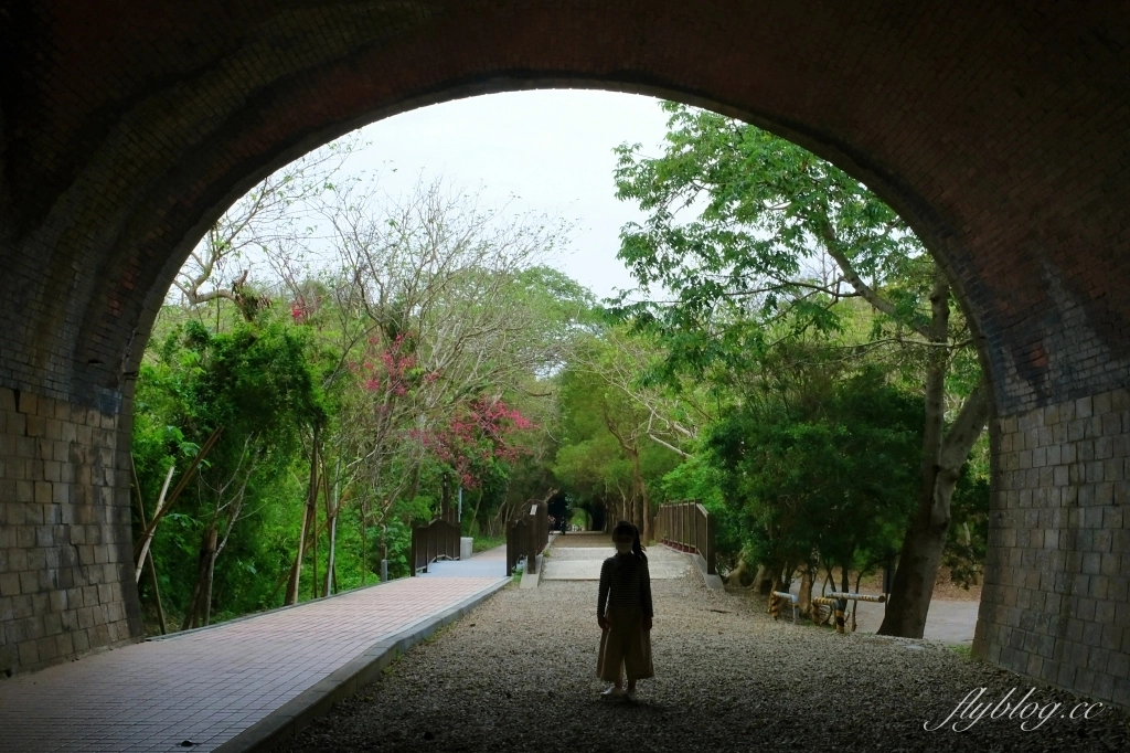 苗栗竹南|崎頂隧道文化公園,從崎頂子母隧道漫步到崎頂車站,鐵道迷必拍的火車景點,一秒進入日本動畫電影場景 @飛天璇的口袋 苗栗竹南|崎頂隧道文化公園,從崎頂子母隧道漫步到崎頂車站,鐵道迷必拍的火車景點,一秒進入日本動畫電影場景 @飛天璇的口袋
