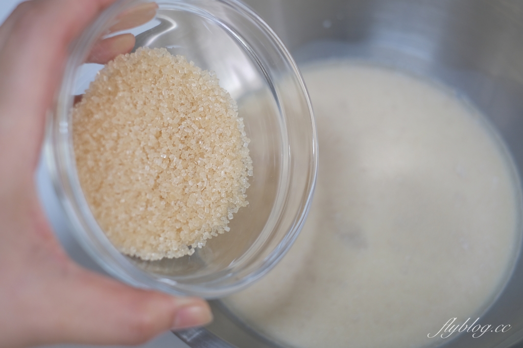 麵包食譜｜牛奶小餐包做法｜免攪拌機免手揉的牛奶小餐包，軟嫩拉絲超好吃 @飛天璇的口袋