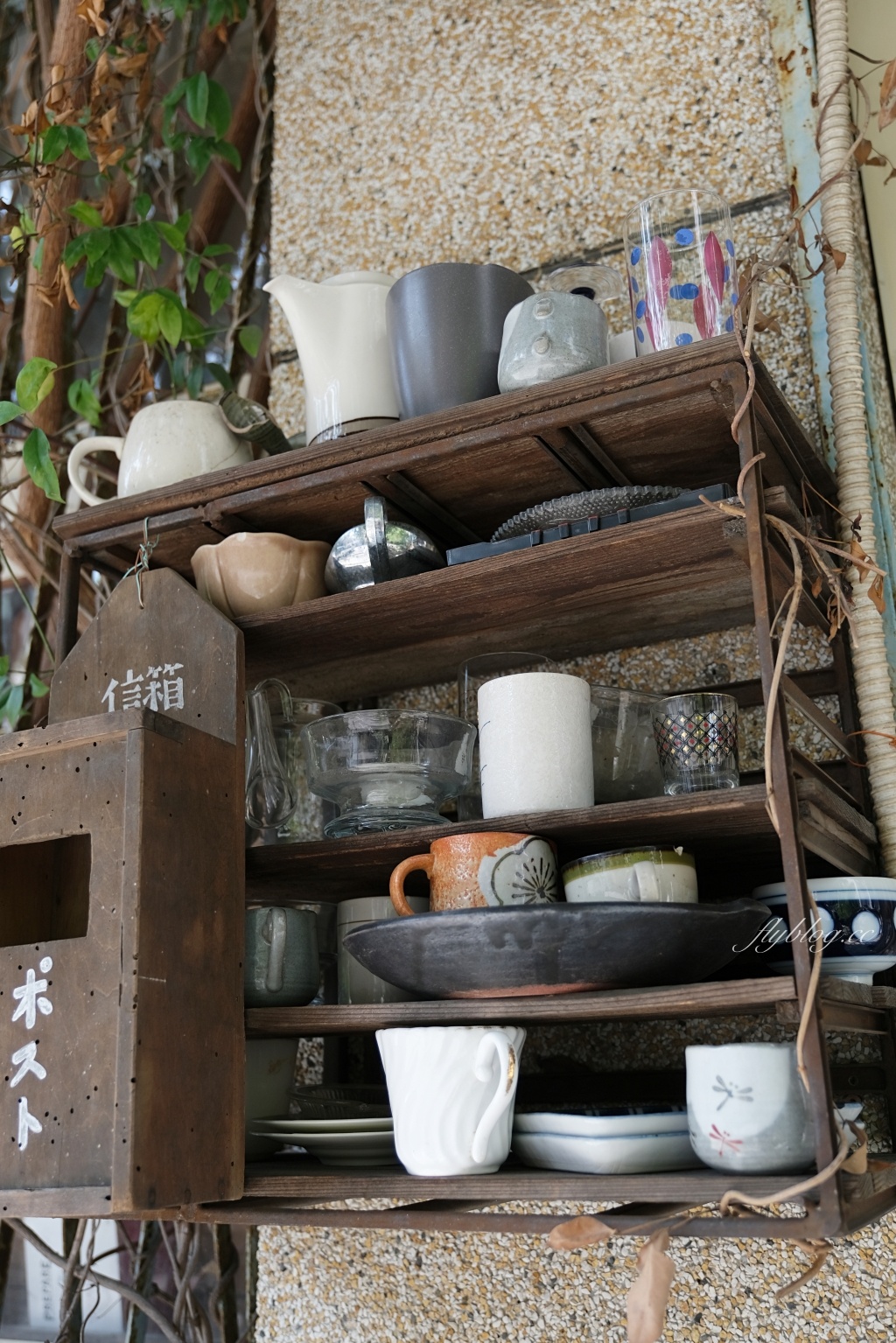 台南中區｜餐桌上的鹿早，台南超美餐具選物店，浪漫的九重葛老屋，IG上台南熱門打卡景點 @飛天璇的口袋