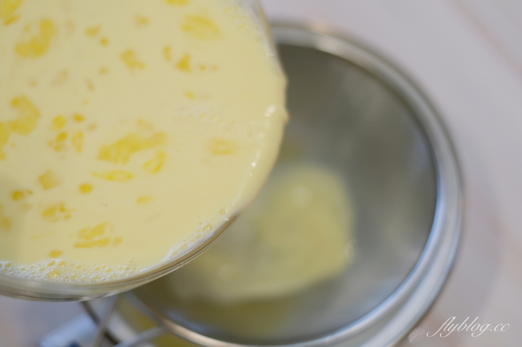 食譜分享｜日式焦糖布丁做法，香醇又滑嫩的古早味布丁，烤箱和大同電鍋都可以在家做 @飛天璇的口袋