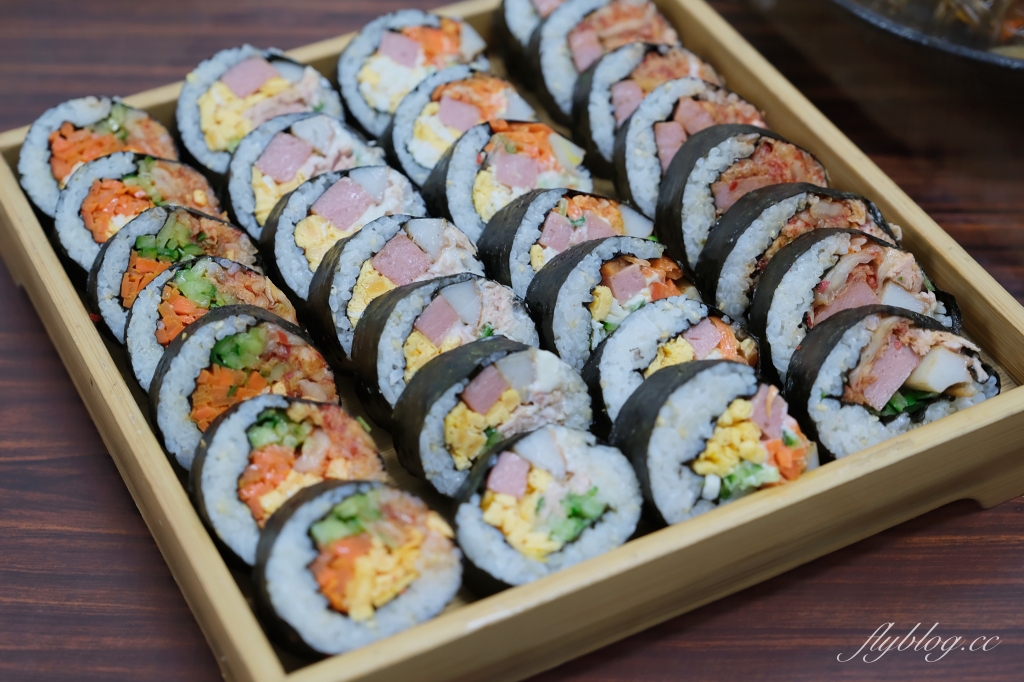 韓式紫菜飯捲做法｜不用再看著韓劇流口水了，韓國街頭麻藥飯捲在家輕鬆自己做 @飛天璇的口袋