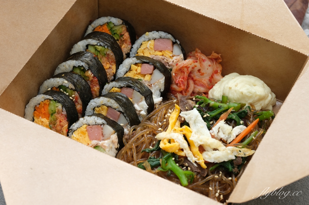 韓式紫菜飯捲做法｜不用再看著韓劇流口水了，韓國街頭麻藥飯捲在家輕鬆自己做 @飛天璇的口袋