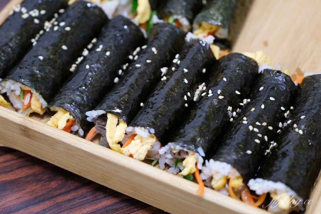 韓式紫菜飯捲做法｜不用再看著韓劇流口水了，韓國街頭麻藥飯捲在家輕鬆自己做 @飛天璇的口袋