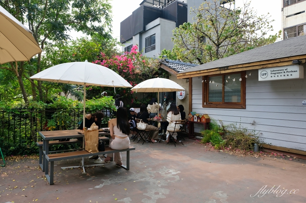 綠光計畫范特喜文創聚落｜台中老屋再造文青新聚落范特喜，超過一甲子的自來水公司宿舍 @飛天璇的口袋