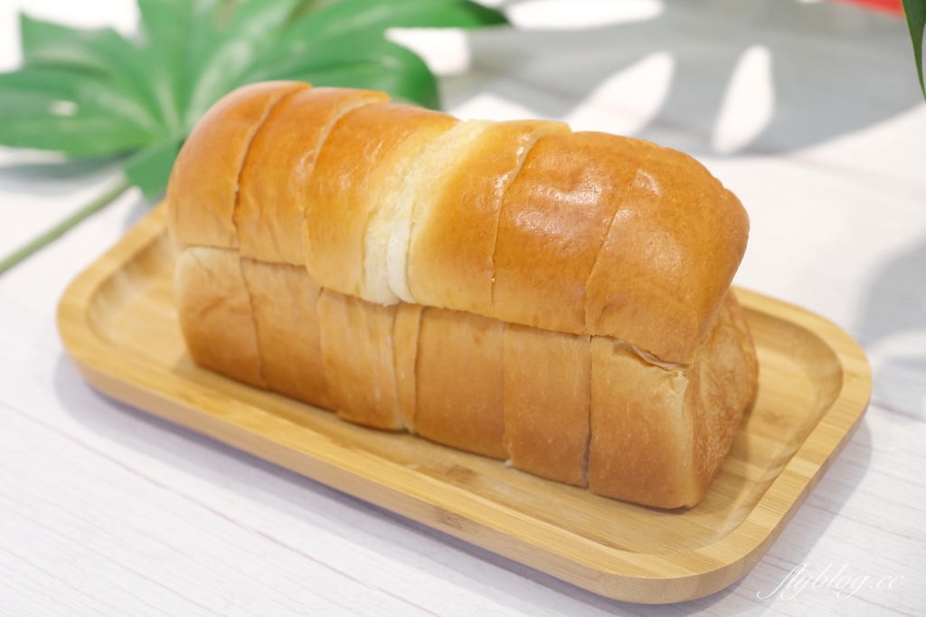 台中西屯｜肉桂菲．台中私人烘焙坊，吐司、鹽可頌、肉桂捲和蛋黃酥都好吃 @飛天璇的口袋