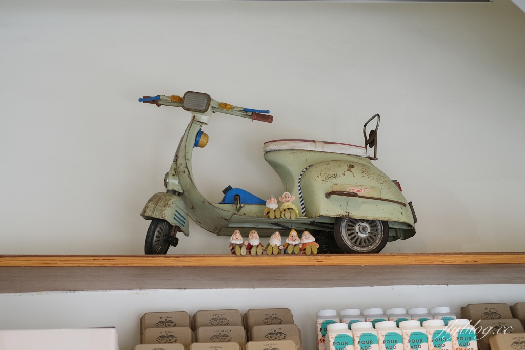 台中西區｜魚刺人雞蛋糕．風靡全台的爆漿雞蛋糕，台中審計新村超人氣雞蛋糕 @飛天璇的口袋