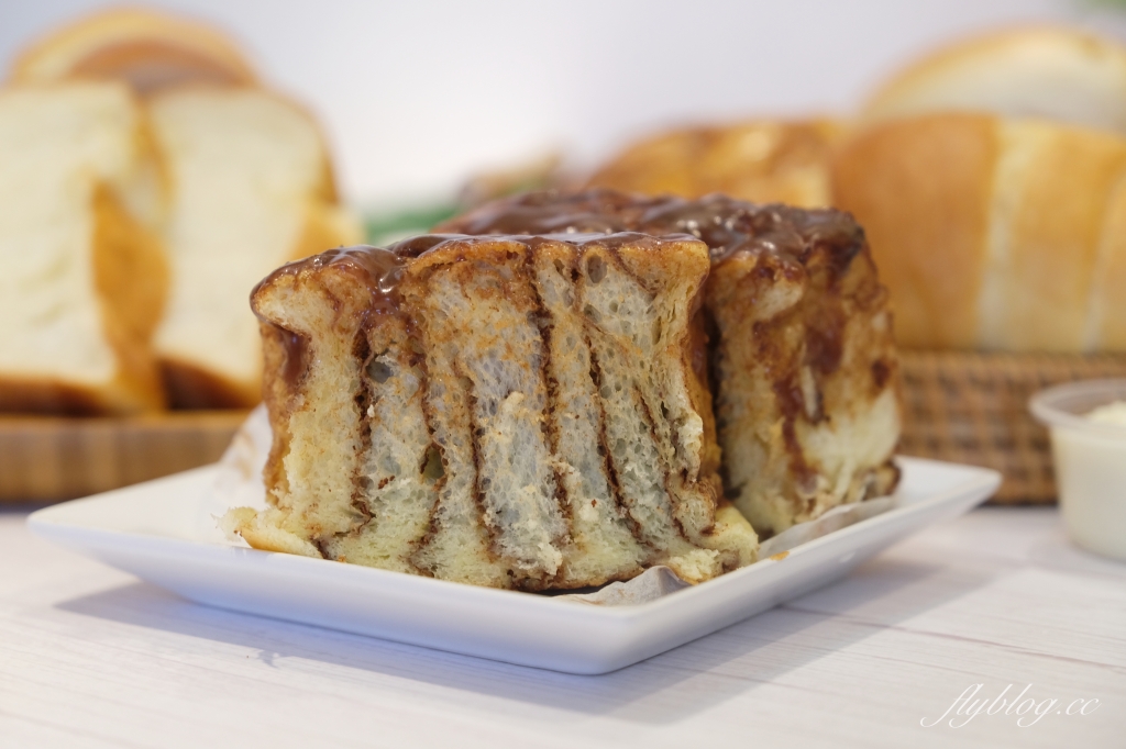 台中西屯｜肉桂菲．台中私人烘焙坊，吐司、鹽可頌、肉桂捲和蛋黃酥都好吃 @飛天璇的口袋