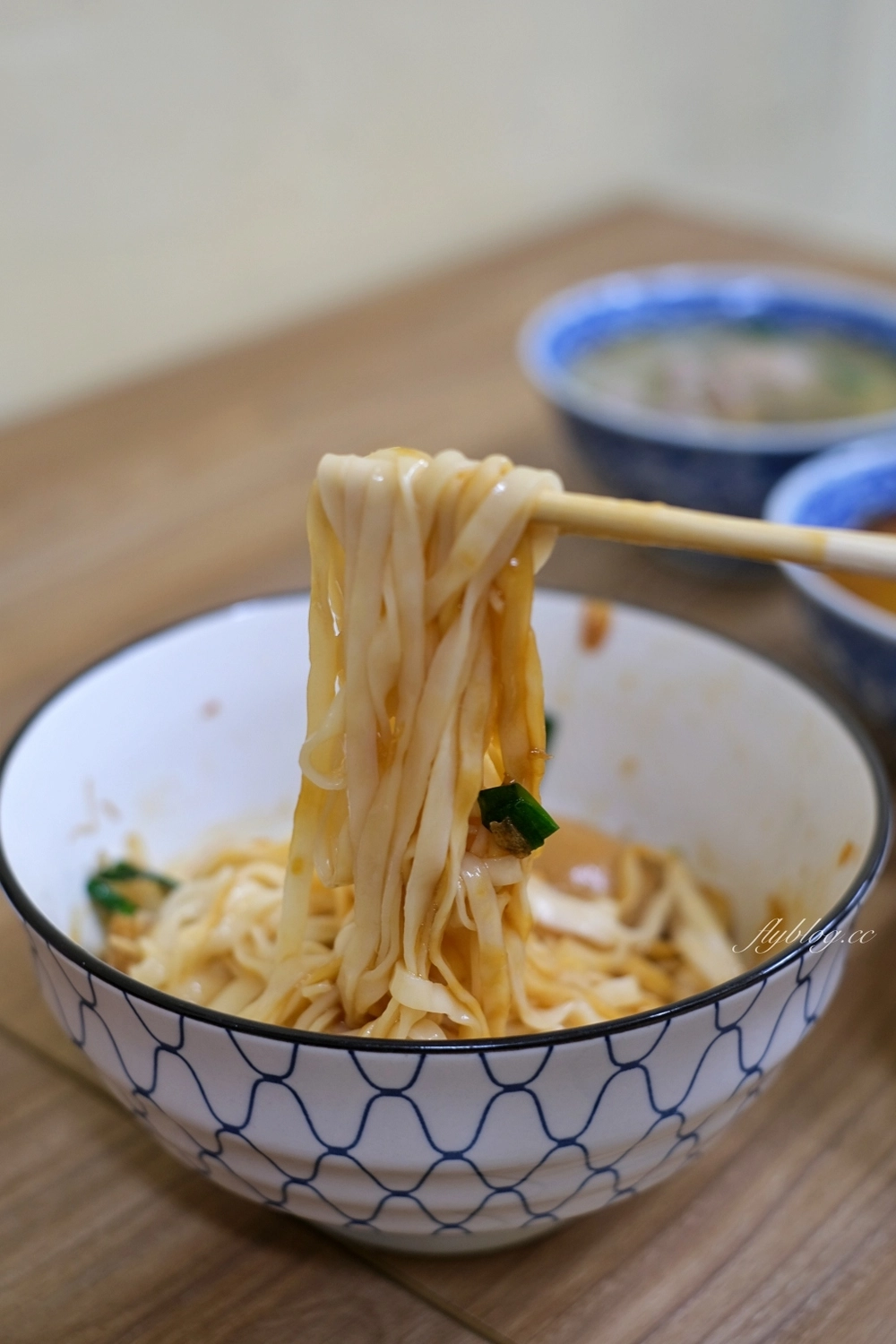 苗栗大湖｜食朝食晝．隱身市場內的文青風客家麵館，水晶餃和乾麵都很好吃 @飛天璇的口袋