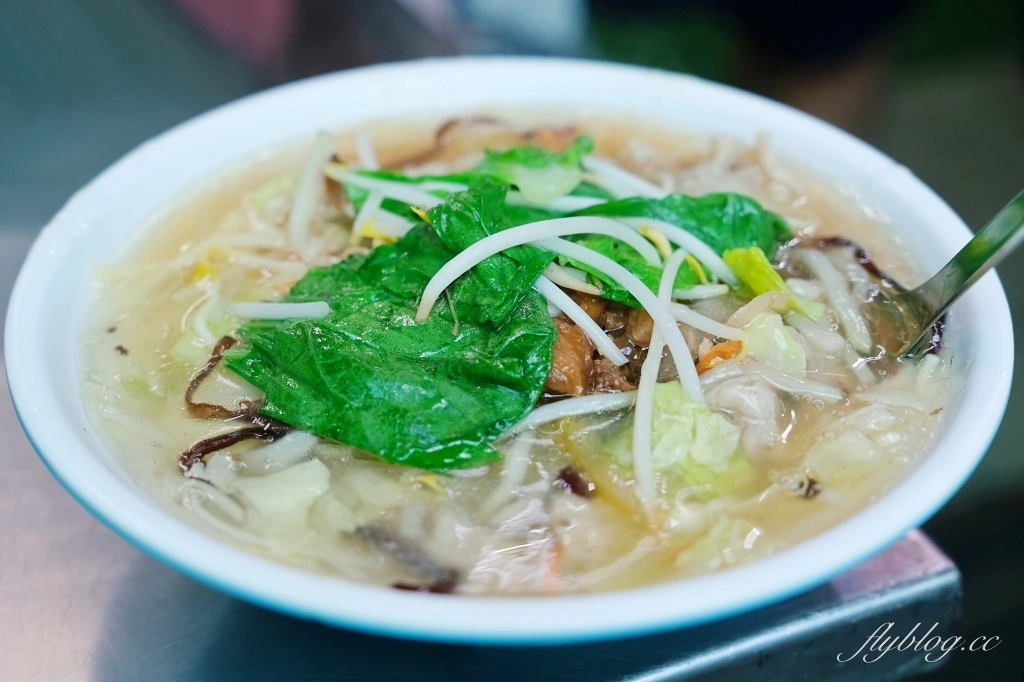 台中南區｜姊弟冷熱飲食，第三市場40年人氣老店，招牌辣椒小魚乾和三種冰必點 @飛天璇的口袋