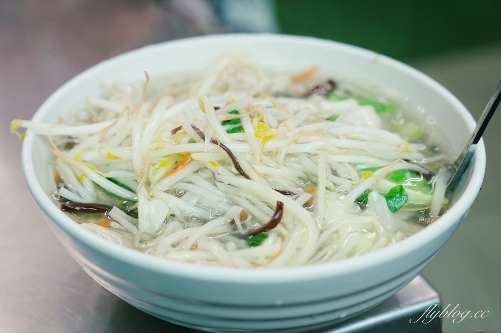 台中南區｜姊弟冷熱飲食，第三市場40年人氣老店，招牌辣椒小魚乾和三種冰必點 @飛天璇的口袋