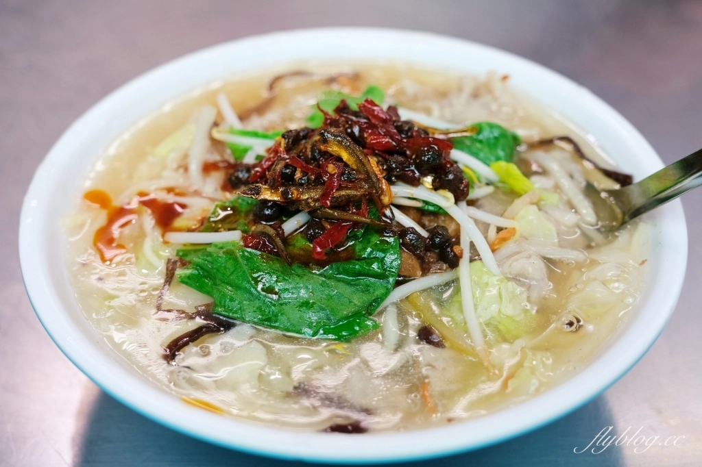 台中南區｜姊弟冷熱飲食，第三市場40年人氣老店，招牌辣椒小魚乾和三種冰必點 @飛天璇的口袋