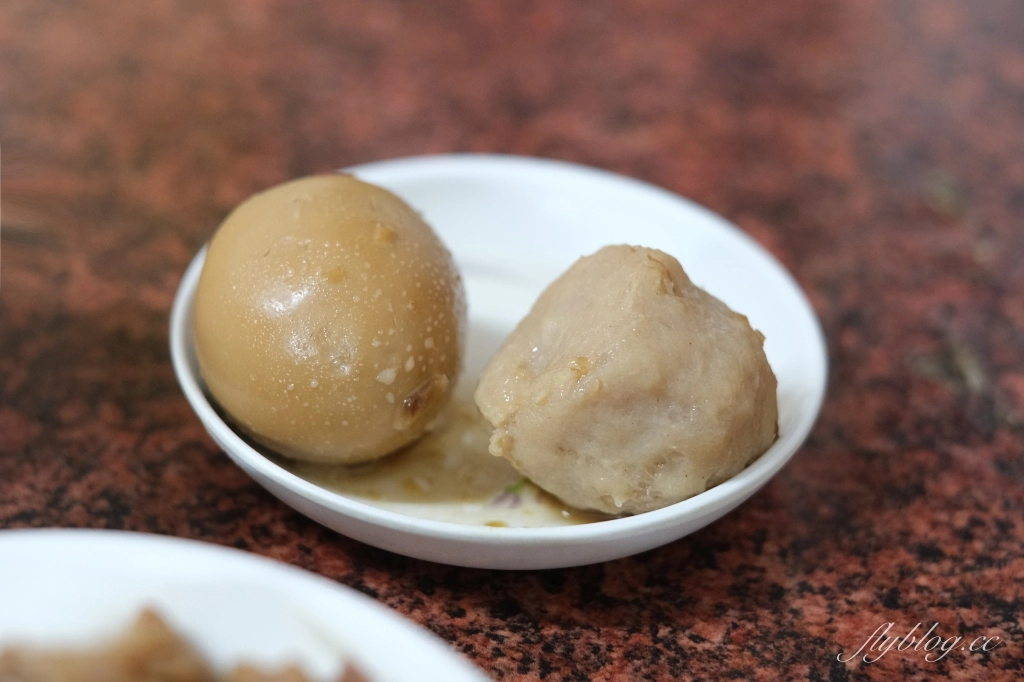 台中南區｜祥嘉義米糕，不在嘉義的嘉義米糕，第三市場在地30年的隱藏版米糕 @飛天璇的口袋