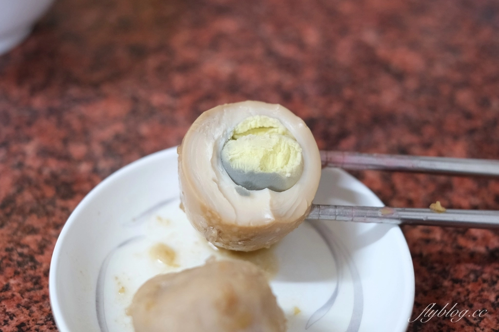 台中南區｜祥嘉義米糕，不在嘉義的嘉義米糕，第三市場在地30年的隱藏版米糕 @飛天璇的口袋