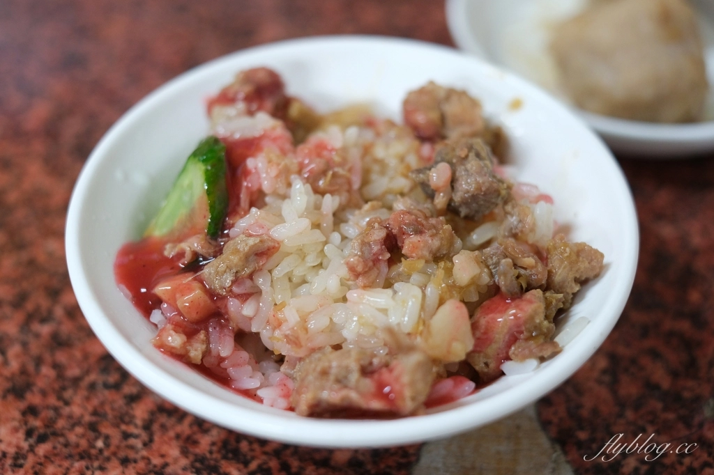 台中南區｜祥嘉義米糕，不在嘉義的嘉義米糕，第三市場在地30年的隱藏版米糕 @飛天璇的口袋