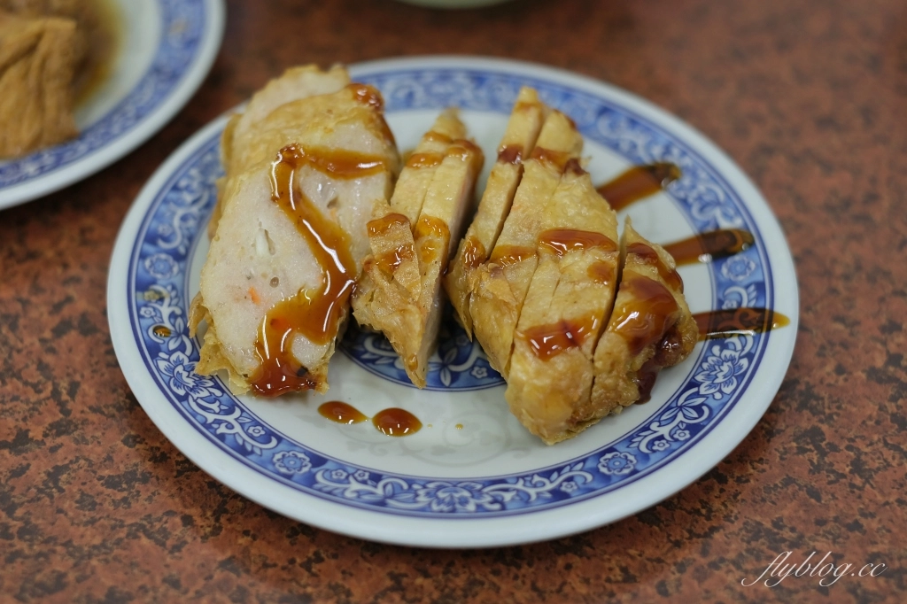 台中西區｜阿隆麵攤．向上市場超人氣銅板美食，台灣最接地氣的小吃麵攤 @飛天璇的口袋