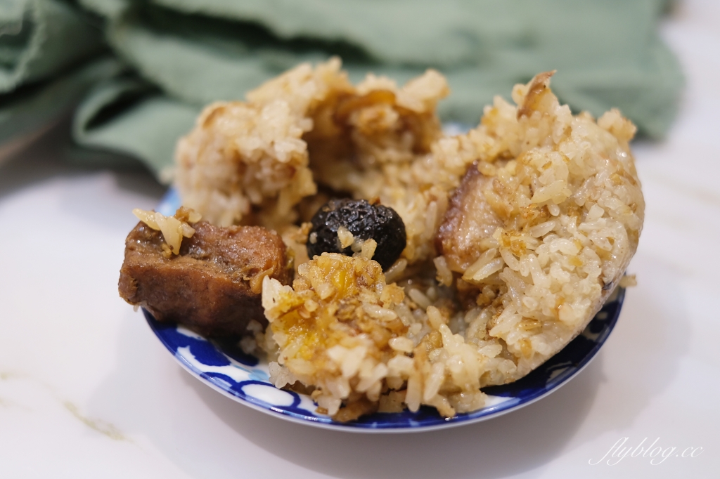 台中西區｜謝家古早味肉粽，向上市場古早味肉粽，客家粽、蛋黃粽、南部粽、北部粽 @飛天璇的口袋