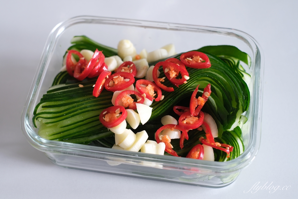 雪碧小黃瓜｜零廚藝！抖音爆紅的雪碧小黃瓜，不用動鍋鏟的夏季涼拌菜 @飛天璇的口袋