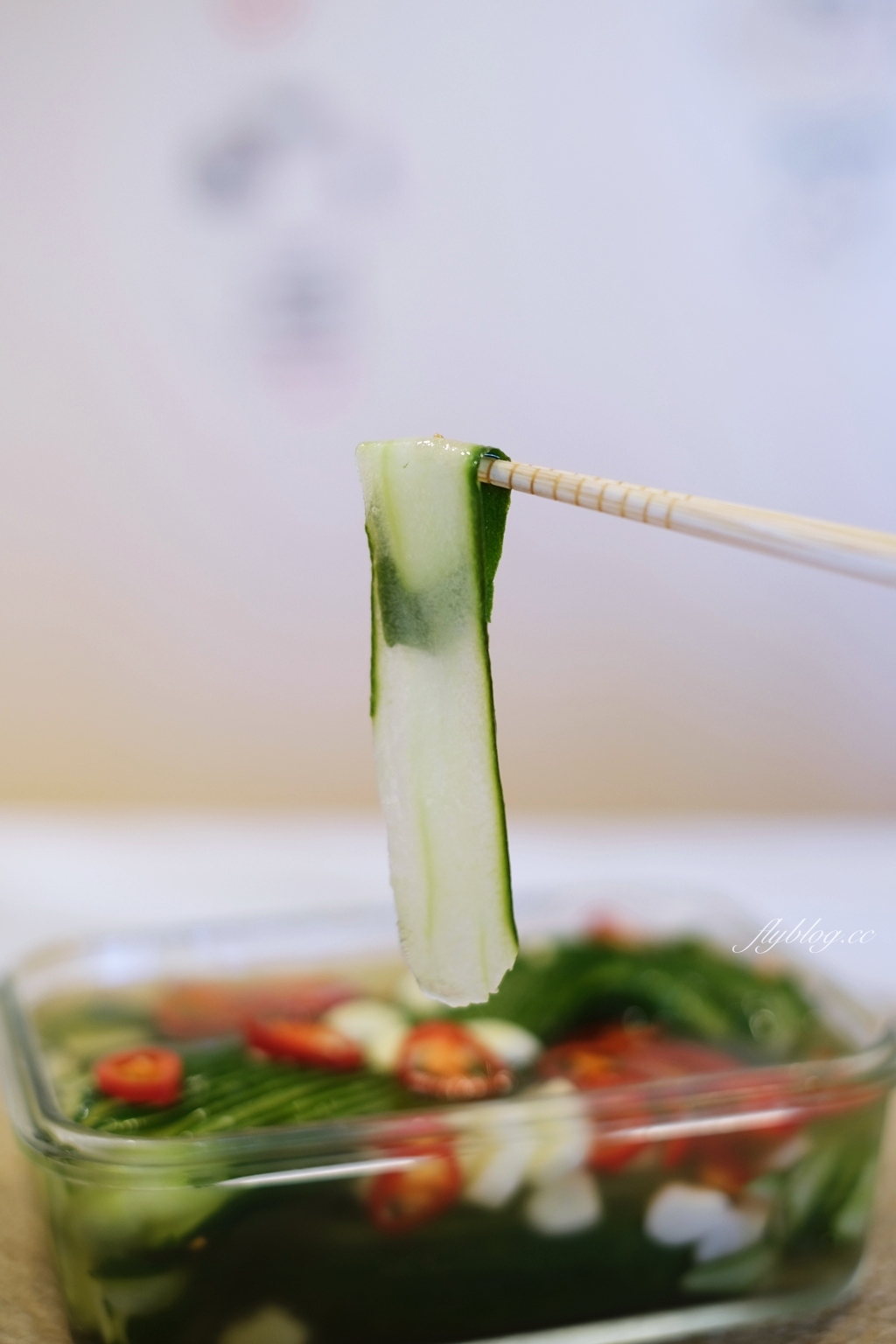雪碧小黃瓜｜零廚藝！抖音爆紅的雪碧小黃瓜，不用動鍋鏟的夏季涼拌菜 @飛天璇的口袋