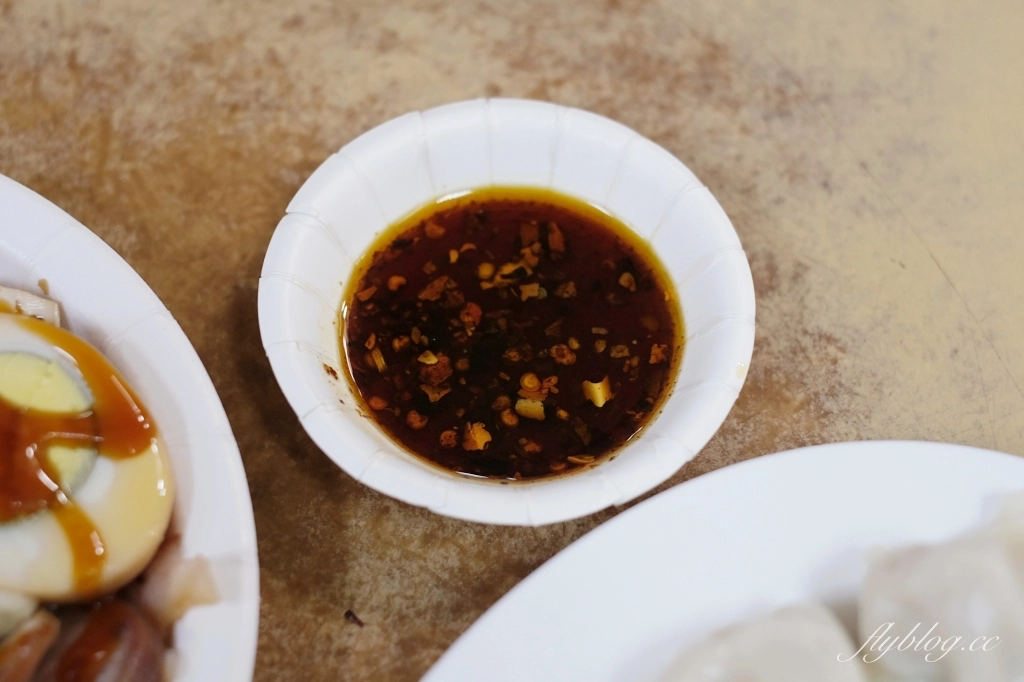 向上水餃｜台中向上市場3元水餃，每天手工現包的銅板美食 @飛天璇的口袋