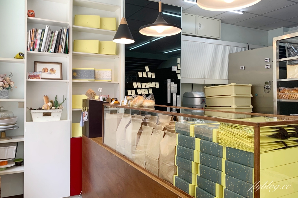 台中西屯｜肉桂菲．台中私人烘焙坊，吐司、鹽可頌、肉桂捲和蛋黃酥都好吃 @飛天璇的口袋