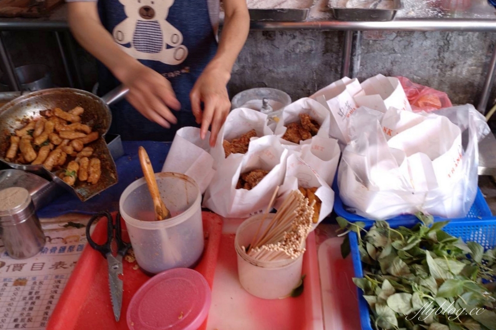台中西區｜美村路隱藏版三角骨，開始營業2個小時就售完 @飛天璇的口袋
