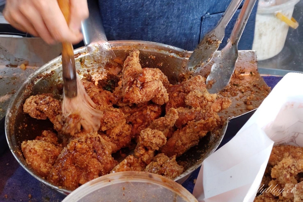 台中西區｜美村路隱藏版三角骨，開始營業2個小時就售完 @飛天璇的口袋