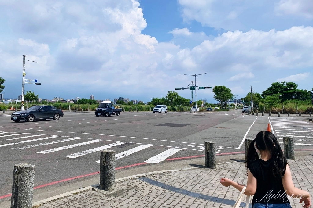 台中北屯|松竹路星巴克洲際店.第一次以棒球場為主題星巴克,臨近74快速道路和洲際棒球場 @飛天璇的口袋 台中北屯|松竹路星巴克洲際店.第一次以棒球場為主題星巴克,臨近74快速道路和洲際棒球場 @飛天璇的口袋